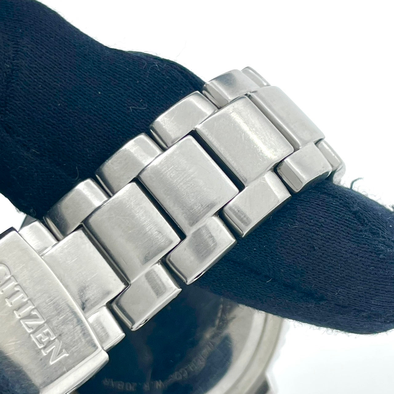 【稼働/美品】シチズン エコドライブ 腕時計 E101-K004888 メンズ ブラック文字盤 ソーラー デイデイト 20気圧防水 アナログ ラウンド シルバー ステンレス ビジネス カジュアル スポーティー アウトドアウォッチ クリーニング済 G6