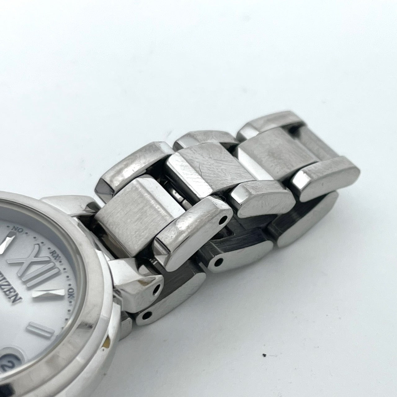 【稼働/美品】シチズン XC クロスシー 腕時計 H058-T016545 レディース エコドライブ ソーラー電波 シルバー文字盤 デイト表示 ラウンド ローマ数字インデックス エレガント クラシック ビジネス ファッションウォッチ クリーニング済 G6