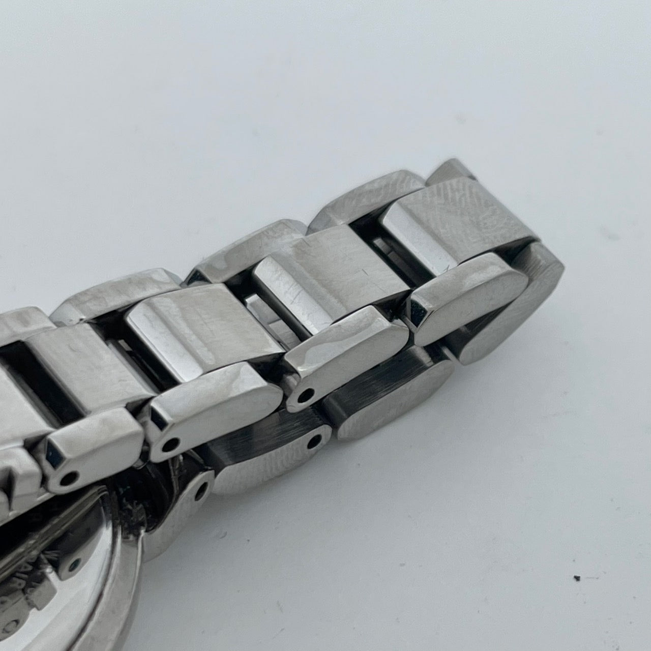 【稼働/美品】シチズン XC クロスシー 腕時計 H058-T016545 レディース エコドライブ ソーラー電波 シルバー文字盤 デイト表示 ラウンド ローマ数字インデックス エレガント クラシック ビジネス ファッションウォッチ クリーニング済 G6