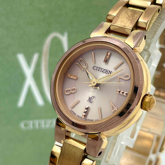 【稼働/美品】シチズン XC クロスシー 腕時計 B036 レディース エコドライブ ソーラー ピンクゴールド ピンク文字盤 ラウンド エレガント ドレスウォッチ クラシック フェミニン ビジネス オフィス ファッションウォッチ クリーニング済 G6