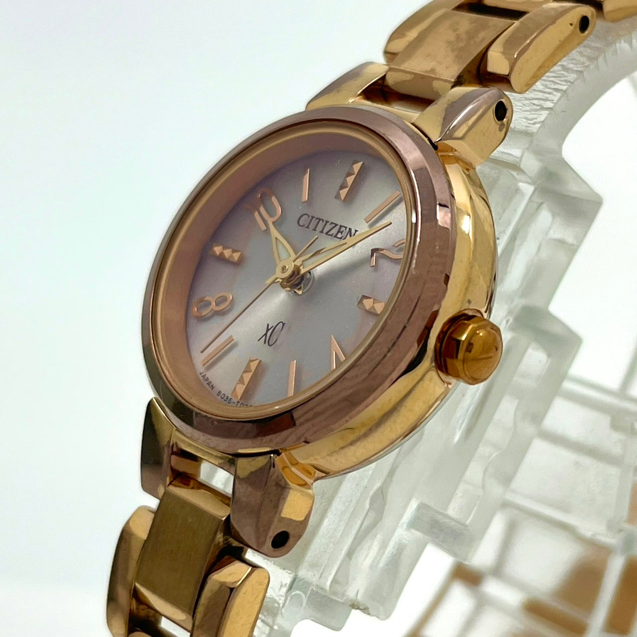 【稼働/美品】シチズン XC クロスシー 腕時計 B036 レディース エコドライブ ソーラー ピンクゴールド ピンク文字盤 ラウンド エレガント ドレスウォッチ クラシック フェミニン ビジネス オフィス ファッションウォッチ クリーニング済 G6
