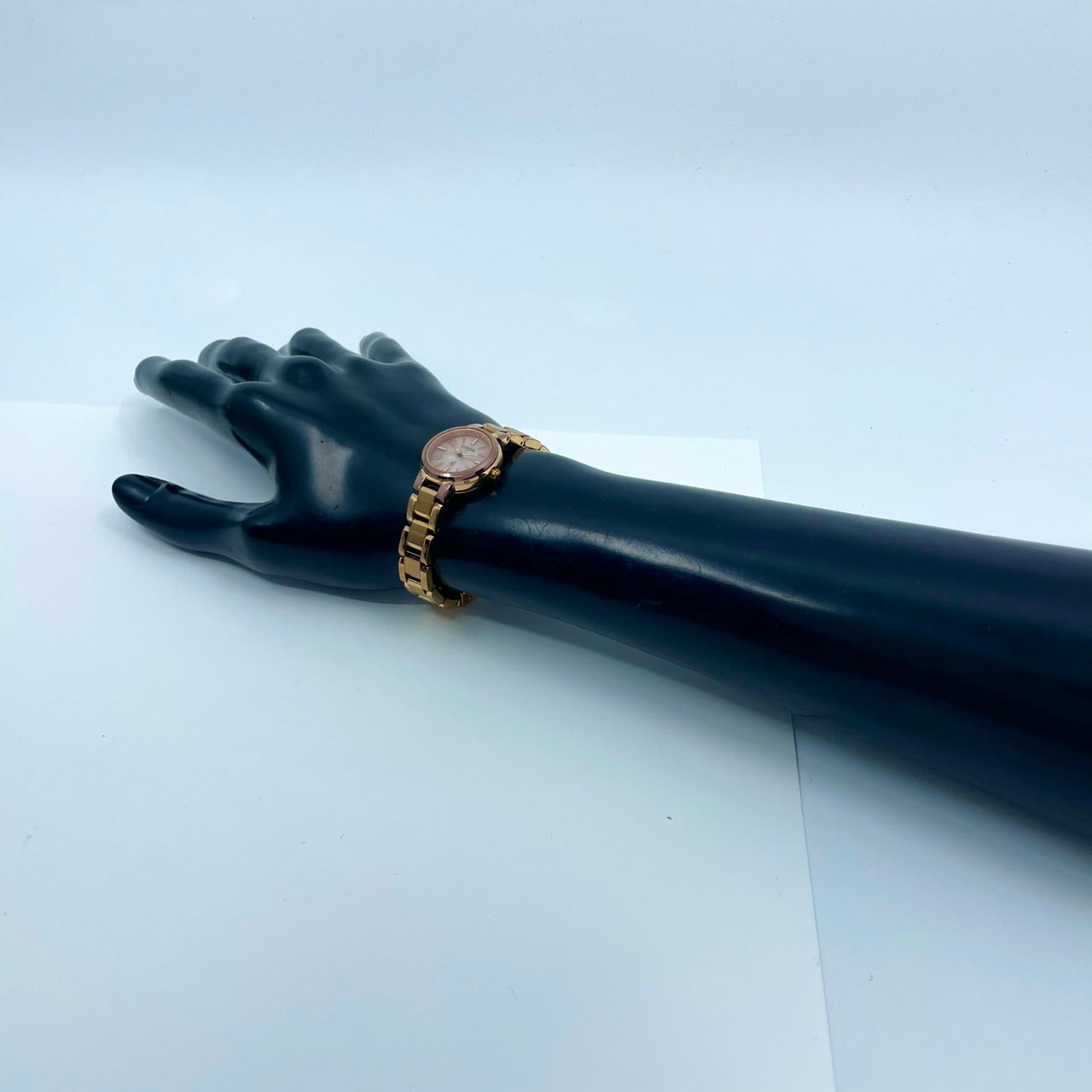 【稼働/美品】シチズン XC クロスシー 腕時計 B036 レディース エコドライブ ソーラー ピンクゴールド ピンク文字盤 ラウンド エレガント ドレスウォッチ クラシック フェミニン ビジネス オフィス ファッションウォッチ クリーニング済 G6