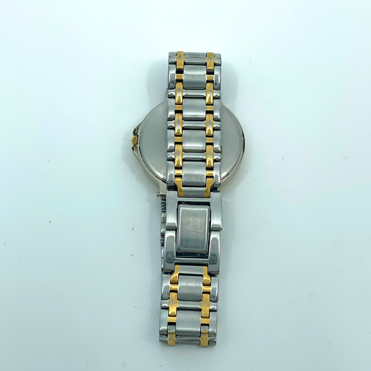 【稼働/美品】セイコー 腕時計 V182-0020 ソーラー レディースウォッチ シルバー ゴールド コンビ シェル文字盤 デイト表示 ローマ数字 ラウンド エレガント クラシック ドレスウォッチ ビジネス クリーニング済 G6