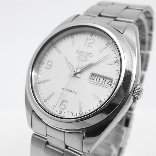 稼働品 クリーニング済 SEIKO セイコー 5 ファイブ メンズ 腕時計 自動巻き オートマチック デイデイト カレンダー 白文字盤 シルバー ステンレススチール ビンテージ クラシック レトロ エレガント ビジネス 良品 G1