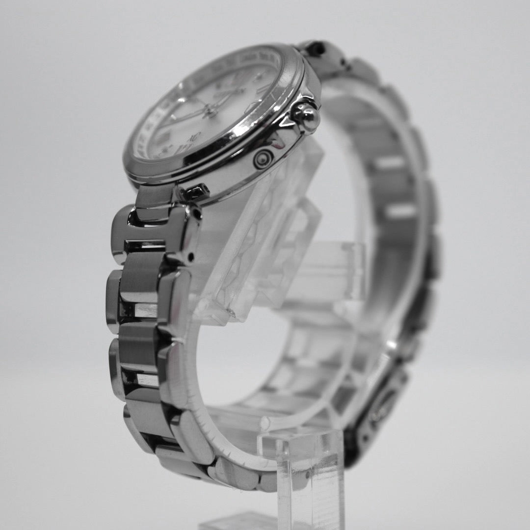 【CITIZEN xC】シチズン クロスシー レディース 腕時計 H240-T019072 ソーラー電波 エコドライブ ワールドタイム デイト表示 アナログ ラウンド シルバー ステンレススチール ダイヤモンド エレガント ドレスウォッチ クリーニング済み G