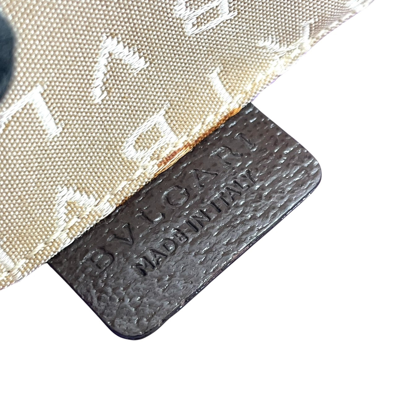 BVLGARI ブルガリ トートバッグ ロゴマニア ハンドバッグ キャンバス レザー ベージュ ブラウン レディース 大容量 A4収納可 肩掛け可 ワンショルダー ビジネス 通勤 通学 高級 クラシック エレガント 定番 人気モデル クリーニング済み A5