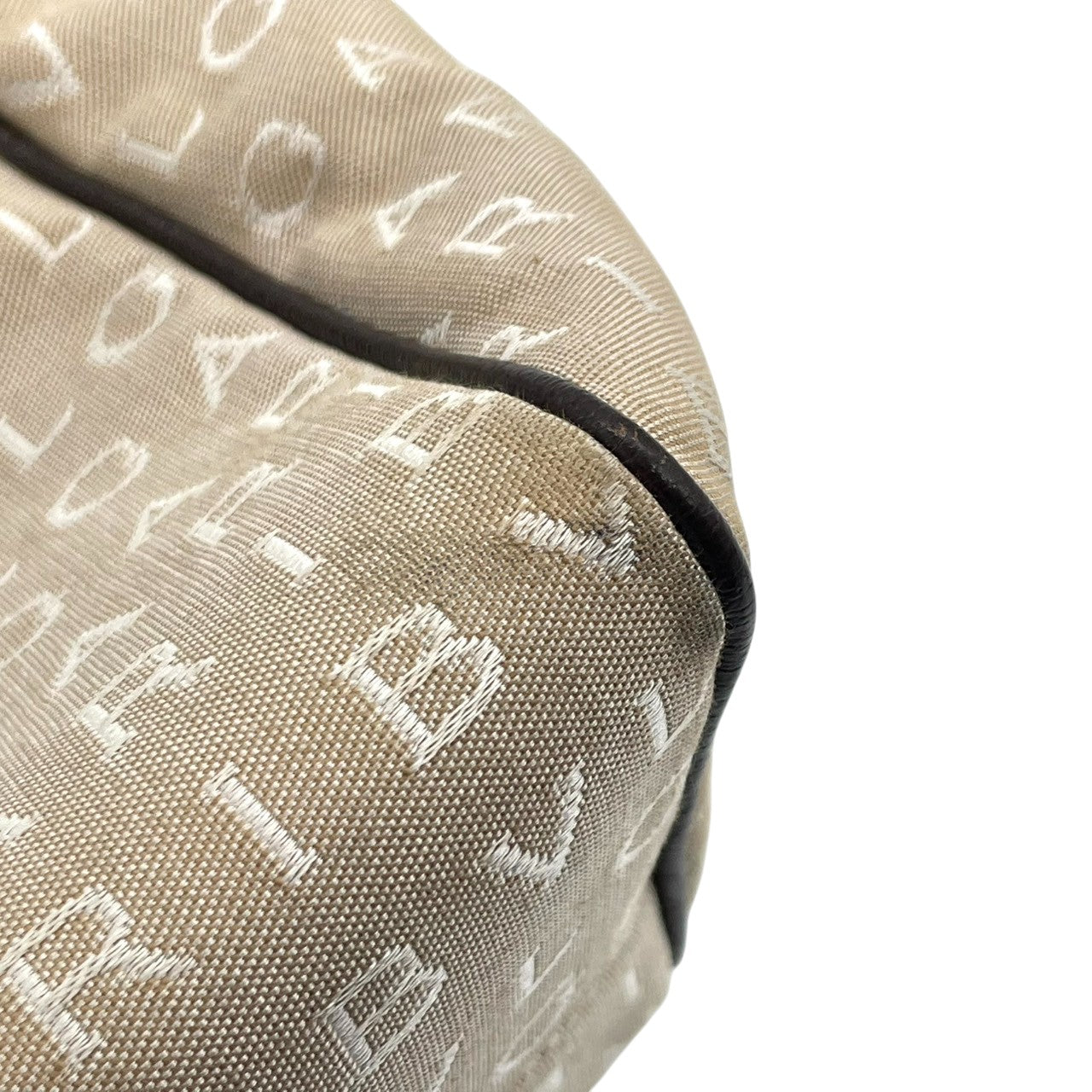 BVLGARI ブルガリ トートバッグ ロゴマニア ハンドバッグ キャンバス レザー ベージュ ブラウン レディース 大容量 A4収納可 肩掛け可 ワンショルダー ビジネス 通勤 通学 高級 クラシック エレガント 定番 人気モデル クリーニング済み A5