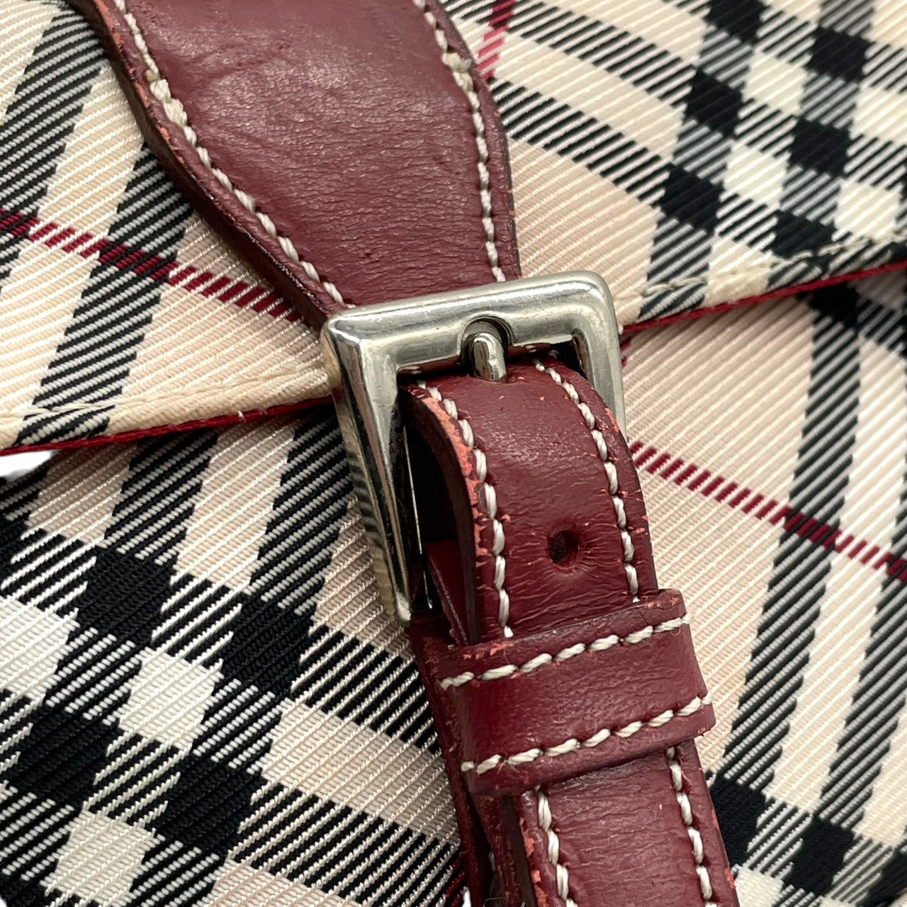 バーバリーブルーレーベル ショルダーバッグ ポシェット ノバチェック キャンバス レザー ベージュ ボルドー レディース 斜め掛け可 クラシック 定番 コンパクト カメラバッグ ミニバッグ エレガント クリーニング済み s43