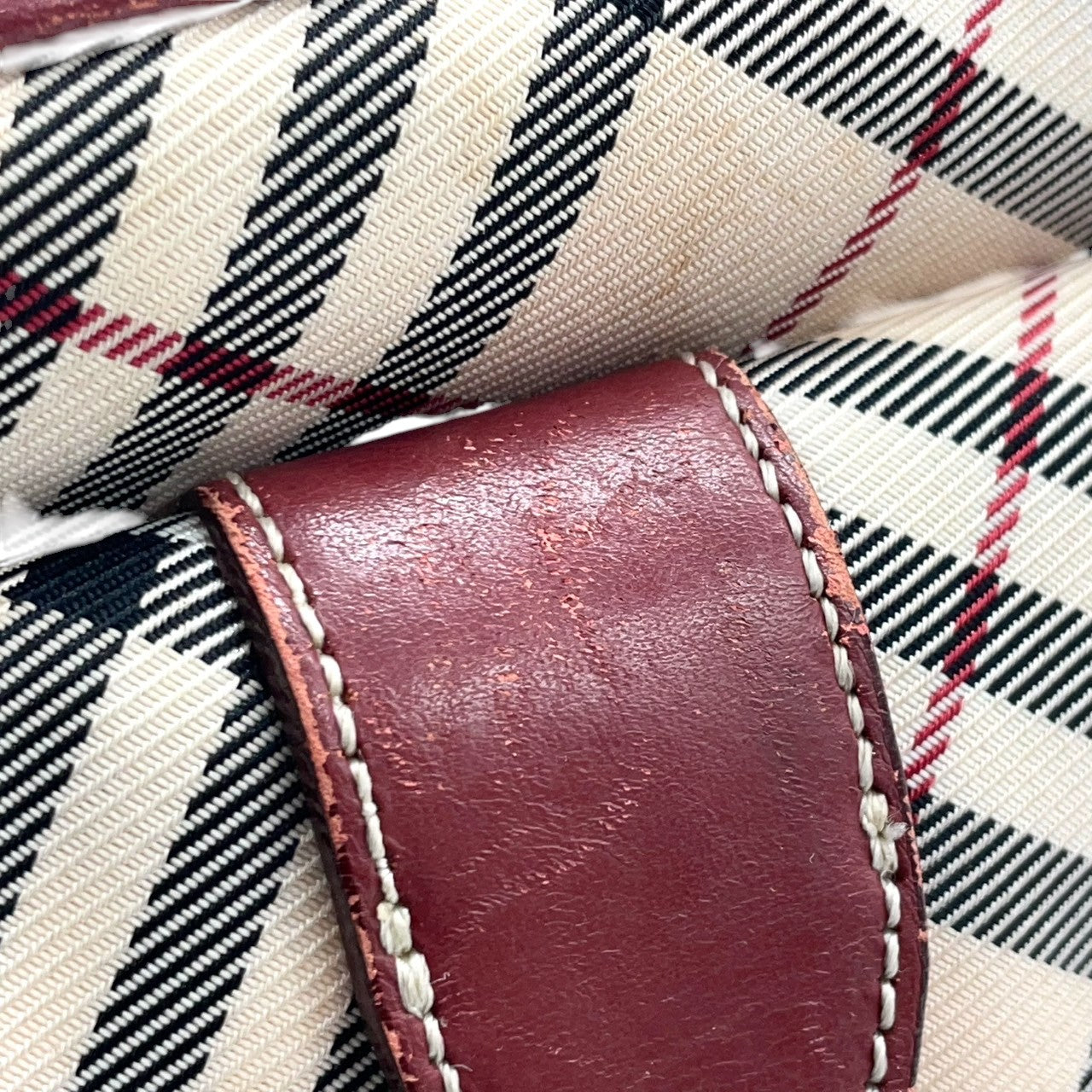 バーバリーブルーレーベル ショルダーバッグ ポシェット ノバチェック キャンバス レザー ベージュ ボルドー レディース 斜め掛け可 クラシック 定番 コンパクト カメラバッグ ミニバッグ エレガント クリーニング済み s43