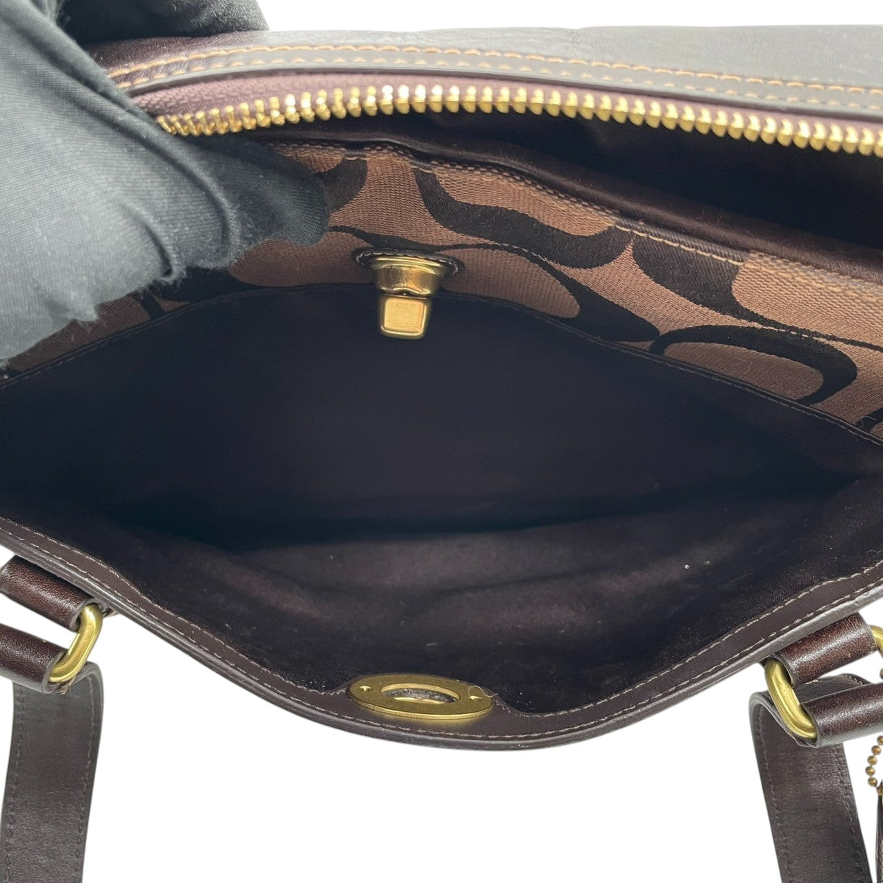 COACH コーチ トートバッグ ハンドバッグ シグネチャー 11072 キャンバス ブラウン レディース ターンロック 肩掛け可 ワンショルダー A4収納可 大容量 通勤 通学 デイリーユース クラシック エレガント 人気モデル クリーニング済み s43