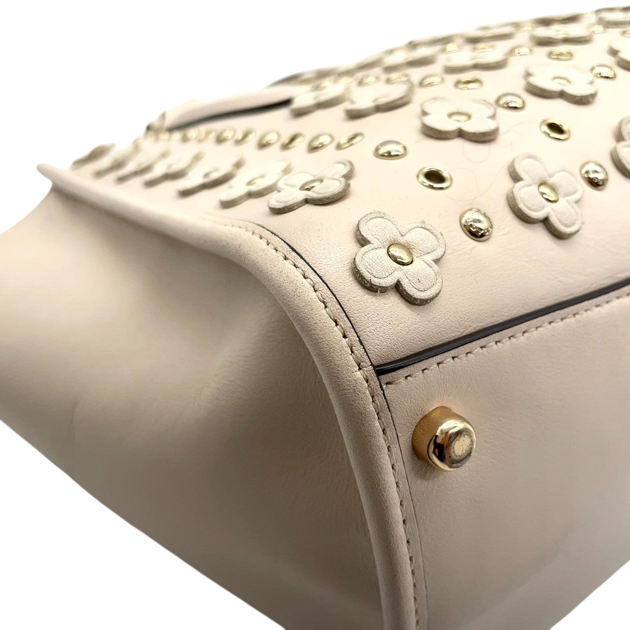 COACH コーチ 2WAYバッグ 37703 チャーリーキャリーオール ハンドバッグ ショルダーバッグ レザー アイボリー ティーローズ フラワー スタッズ レディース 斜め掛け可 フェミニン エレガント デイリーユース 人気モデル クリーニング済み s38