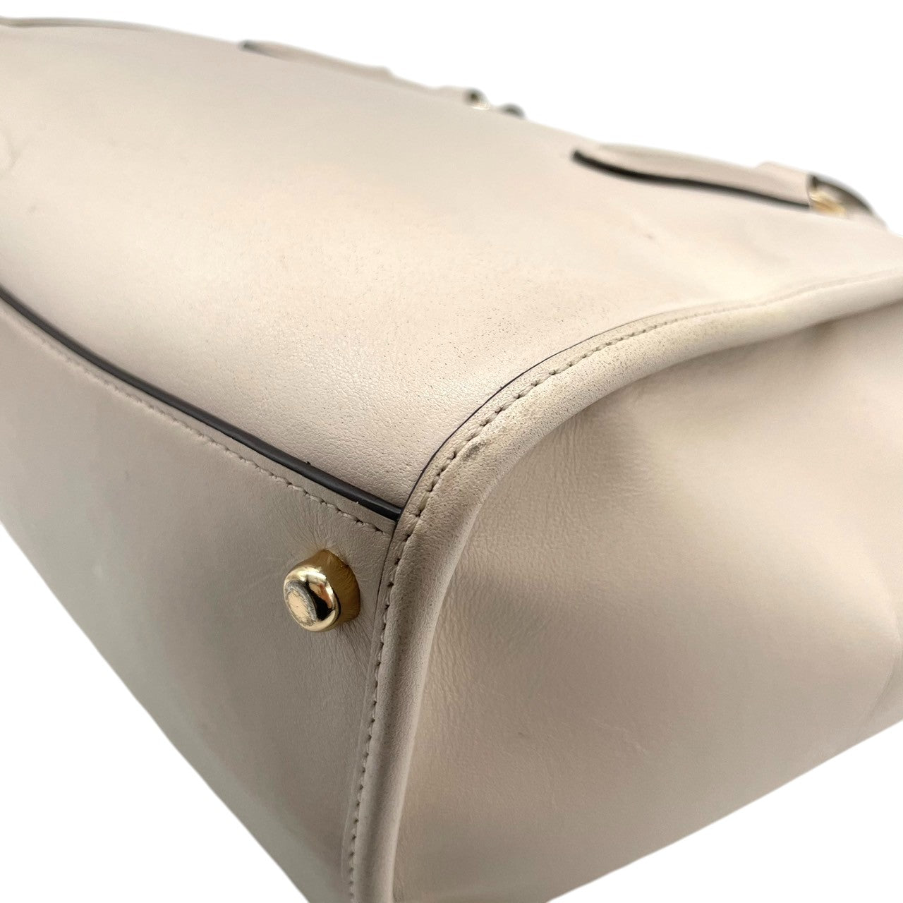 COACH コーチ 2WAYバッグ 37703 チャーリーキャリーオール ハンドバッグ ショルダーバッグ レザー アイボリー ティーローズ フラワー スタッズ レディース 斜め掛け可 フェミニン エレガント デイリーユース 人気モデル クリーニング済み s38