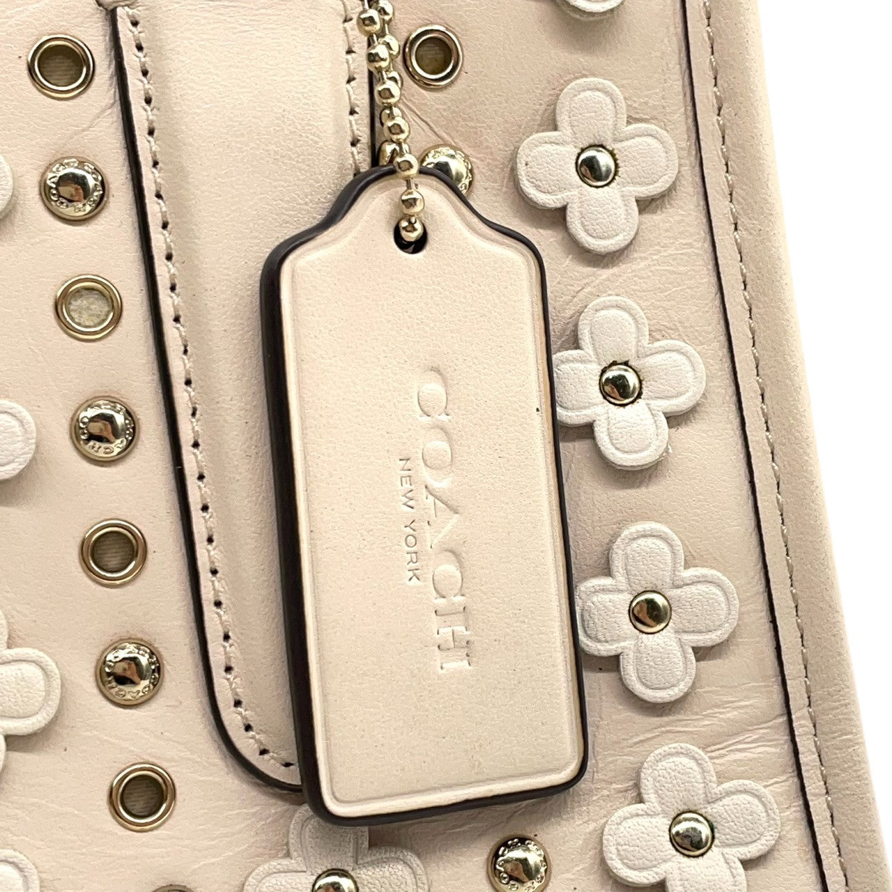 COACH コーチ 2WAYバッグ 37703 チャーリーキャリーオール ハンドバッグ ショルダーバッグ レザー アイボリー ティーローズ フラワー スタッズ レディース 斜め掛け可 フェミニン エレガント デイリーユース 人気モデル クリーニング済み s38