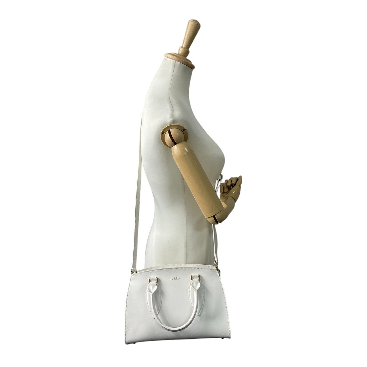 FURLA フルラ 2WAY ハンドバッグ ショルダーバッグ レザー ホワイト 白 レディース 斜め掛け可 自立可 ゴールド金具 エレガント フェミニン フォーマル 通勤 デイリーユース 人気モデル クリーニング済み s28