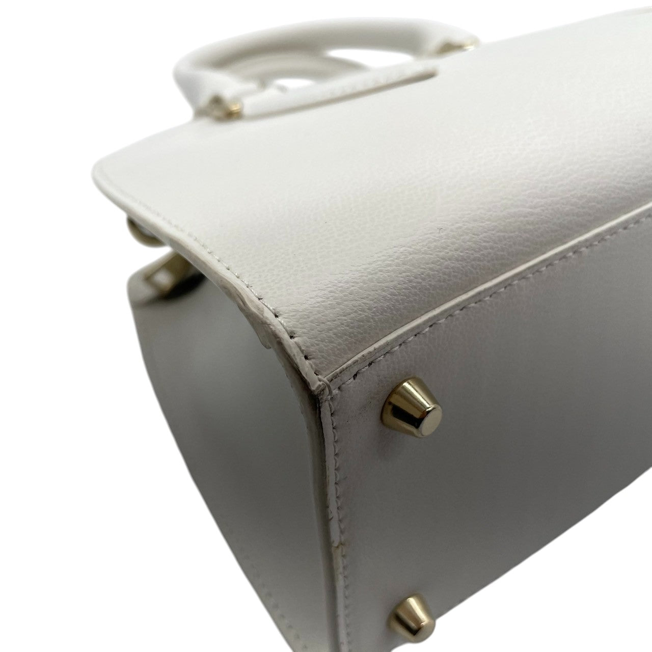 FURLA フルラ 2WAY ハンドバッグ ショルダーバッグ レザー ホワイト 白 レディース 斜め掛け可 自立可 ゴールド金具 エレガント フェミニン フォーマル 通勤 デイリーユース 人気モデル クリーニング済み s28