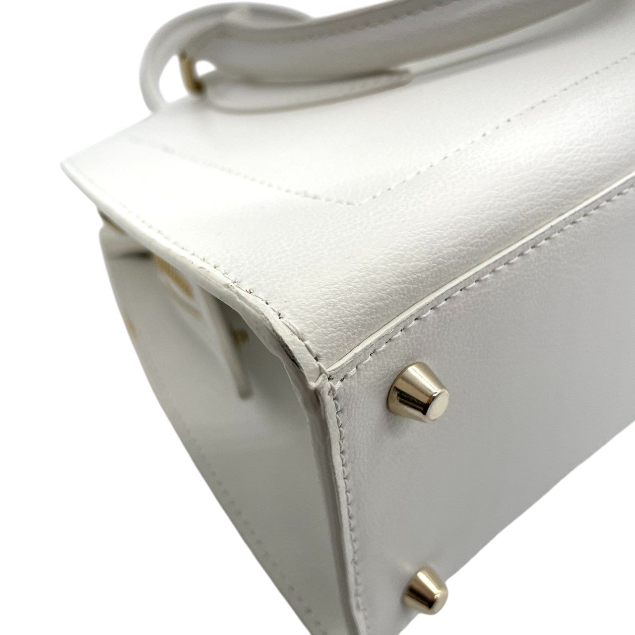 FURLA フルラ 2WAY ハンドバッグ ショルダーバッグ レザー ホワイト 白 レディース 斜め掛け可 自立可 ゴールド金具 エレガント フェミニン フォーマル 通勤 デイリーユース 人気モデル クリーニング済み s28