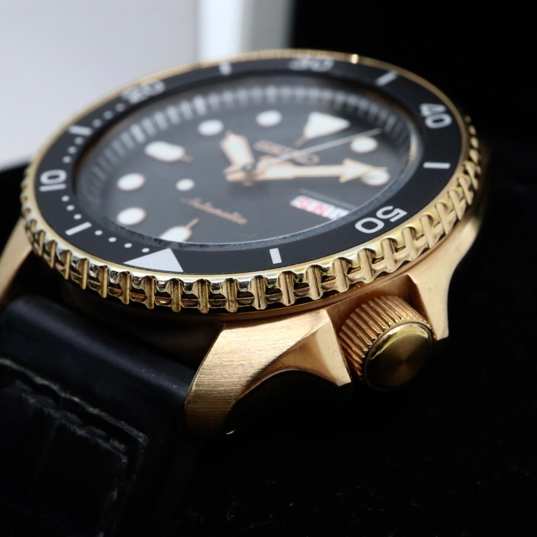 極美品 セイコー SEIKO5 スポーツ 4R36-07G0 SBSA011 メンズ 腕時計 自動巻き デイデイト グリーン文字盤 裏スケ ダイバー 24石 稼働品 G