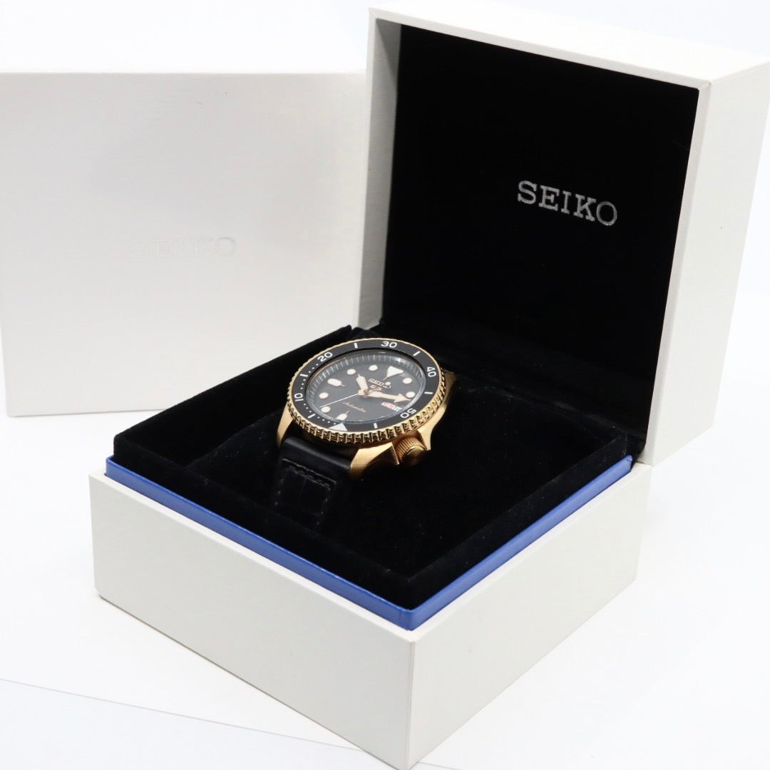 極美品 セイコー SEIKO5 スポーツ 4R36-07G0 SBSA011 メンズ 腕時計 自動巻き デイデイト グリーン文字盤 裏スケ ダイバー 24石 稼働品 G