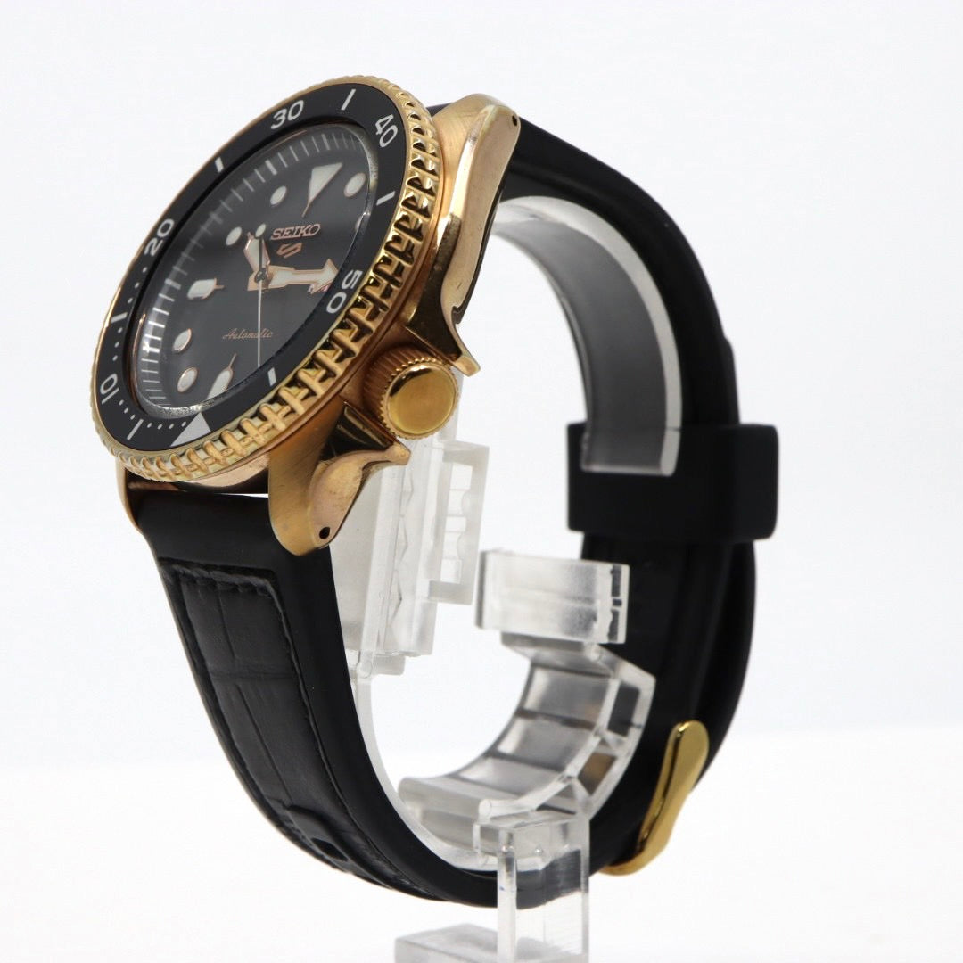 極美品 セイコー SEIKO5 スポーツ 4R36-07G0 SBSA011 メンズ 腕時計 自動巻き デイデイト グリーン文字盤 裏スケ ダイバー 24石 稼働品 G