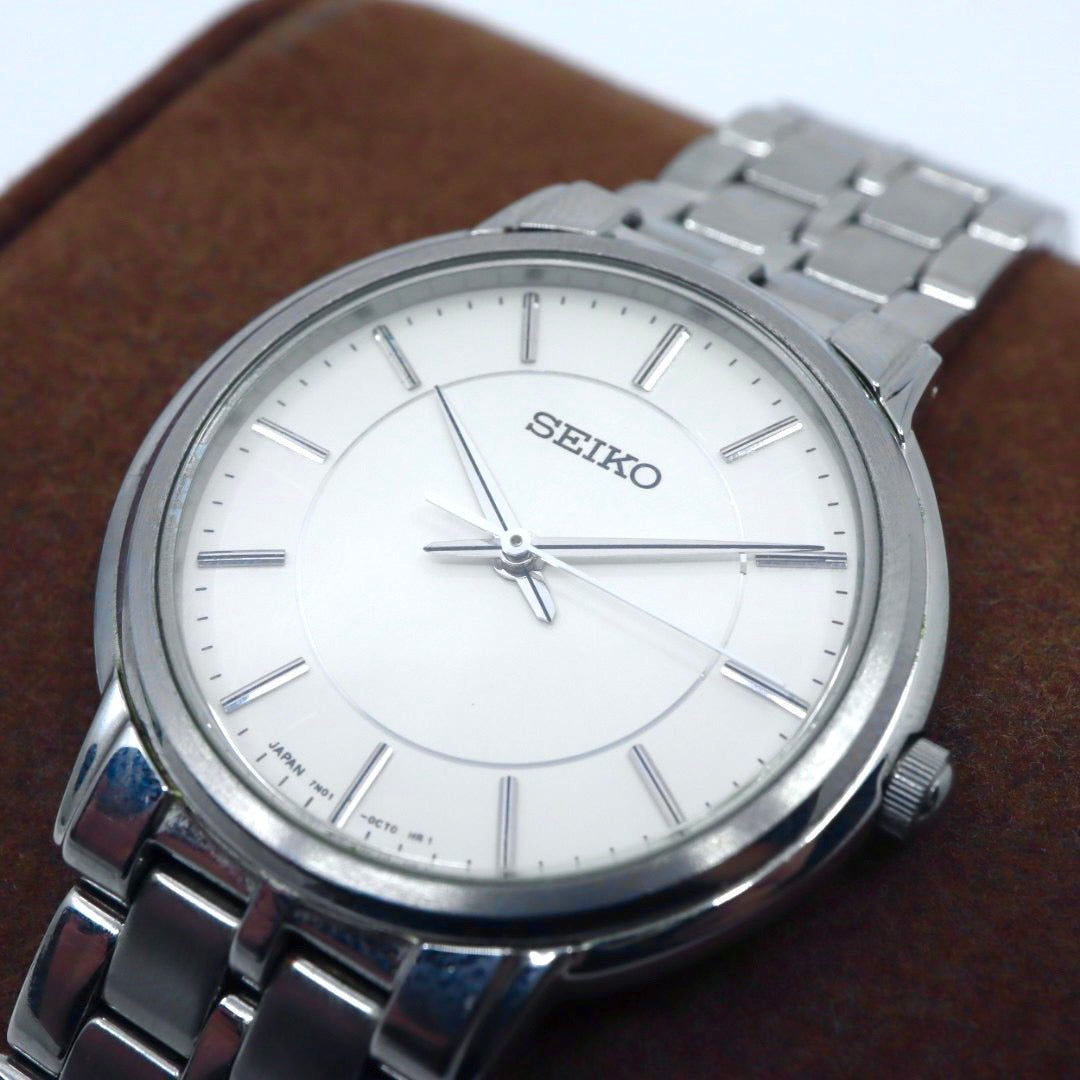 SEIKO セイコー 7N01-0BC0 腕時計 アナログ クオーツ 3針 ホワイト文字盤 メタルバンド シルバー 新品電池交換済み 動作確認済み G5