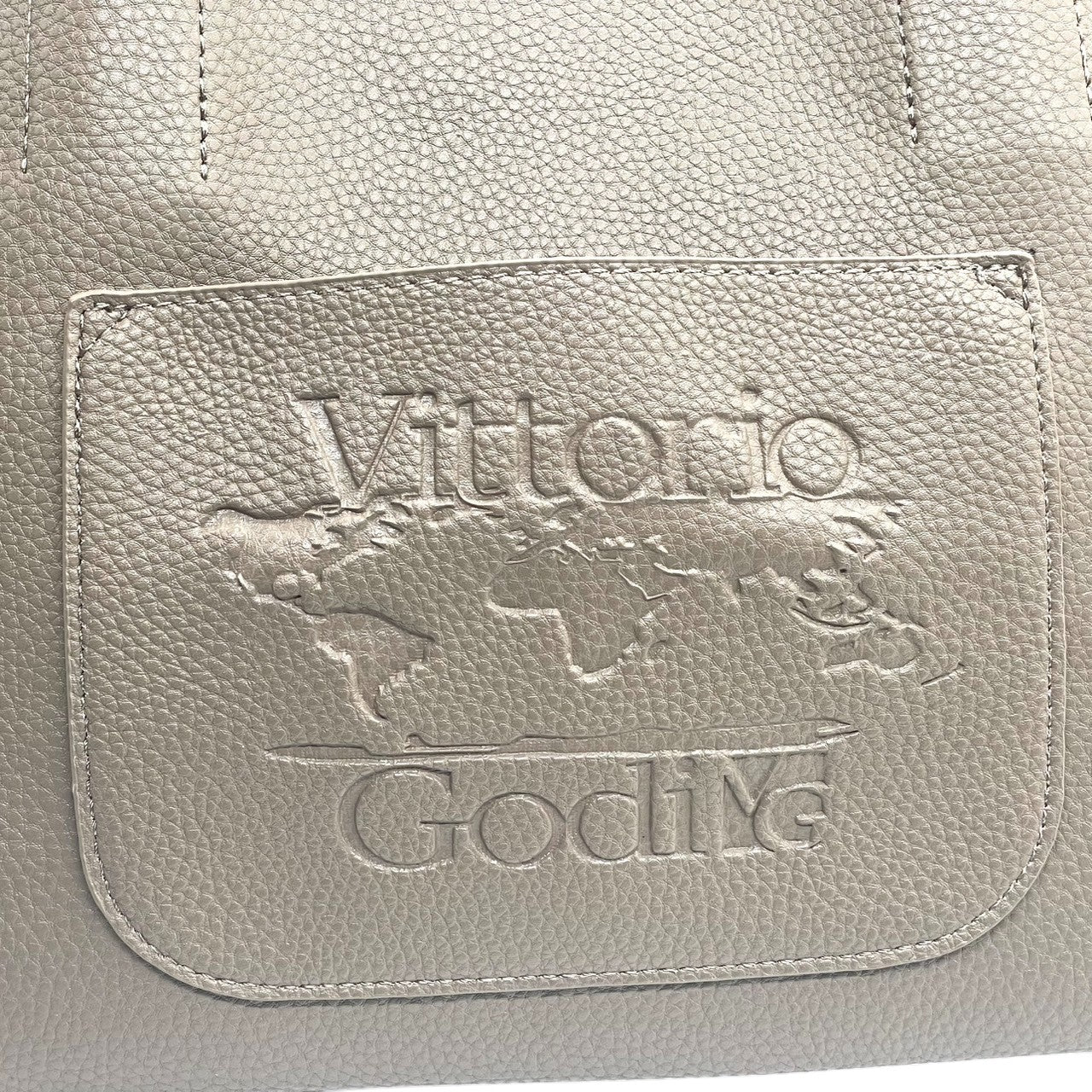 【美品】Vittorio Godi ヴィットリオゴーディ ハンドバッグ トートバッグ 本革 レザー シボ革 グレー グレージュ系 ワールドマップ ロゴ型押し レディース エレガント カジュアル デイリーユース 人気モデル クリーニング済み s95