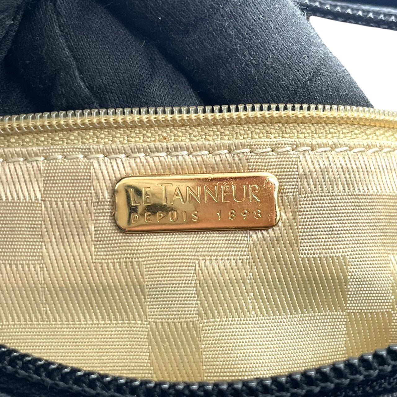 【美品】LE TANNEUR ルタヌア ショルダーバッグ ワンショルダー バゲットバッグ スエード レザー バイカラー T字デザイン ブラック ベージュ レディース エレガント クラシック フランスブランド クリーニング済み u3