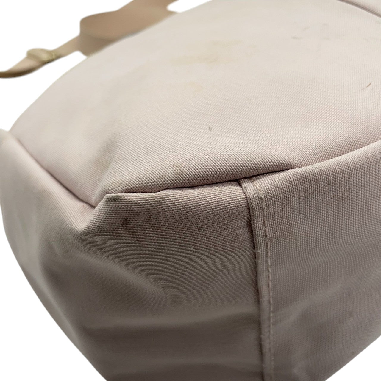 【and mikka】アンドミカ ショルダーバッグ クロスボディ 斜め掛け可 キャンバス ピンクベージュ系 軽量 大容量 多収納 ポケット多数 レディース カジュアル デイリーユース マザーズバッグにも 人気モデル クリーニング済み u3