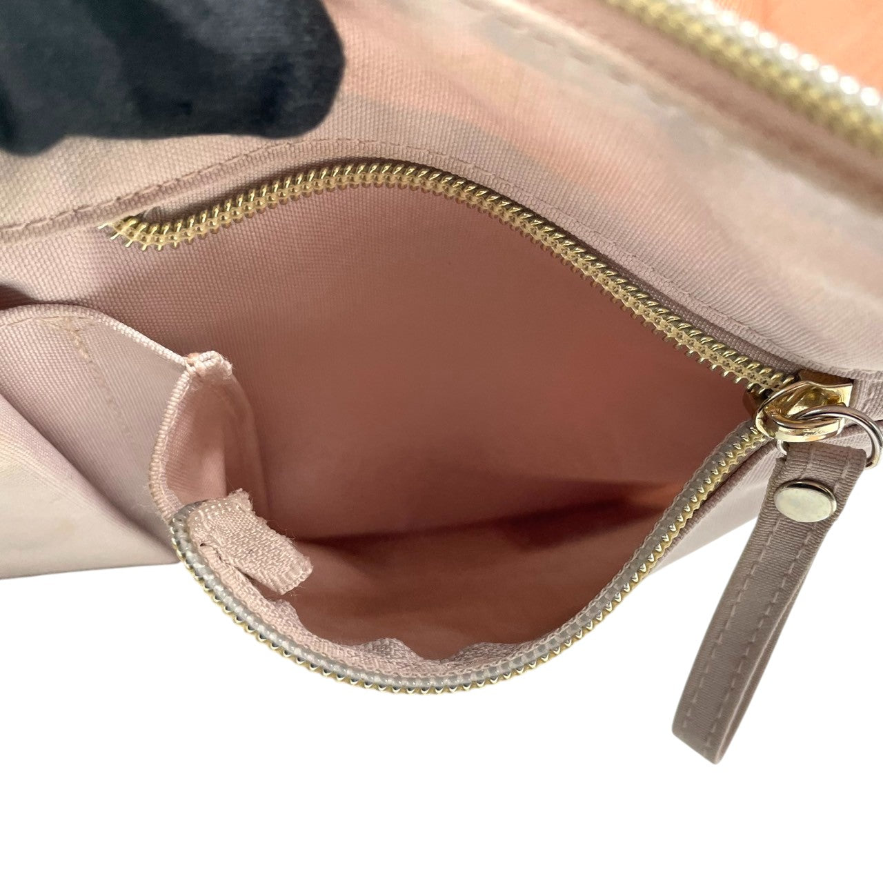 【and mikka】アンドミカ ショルダーバッグ クロスボディ 斜め掛け可 キャンバス ピンクベージュ系 軽量 大容量 多収納 ポケット多数 レディース カジュアル デイリーユース マザーズバッグにも 人気モデル クリーニング済み u3