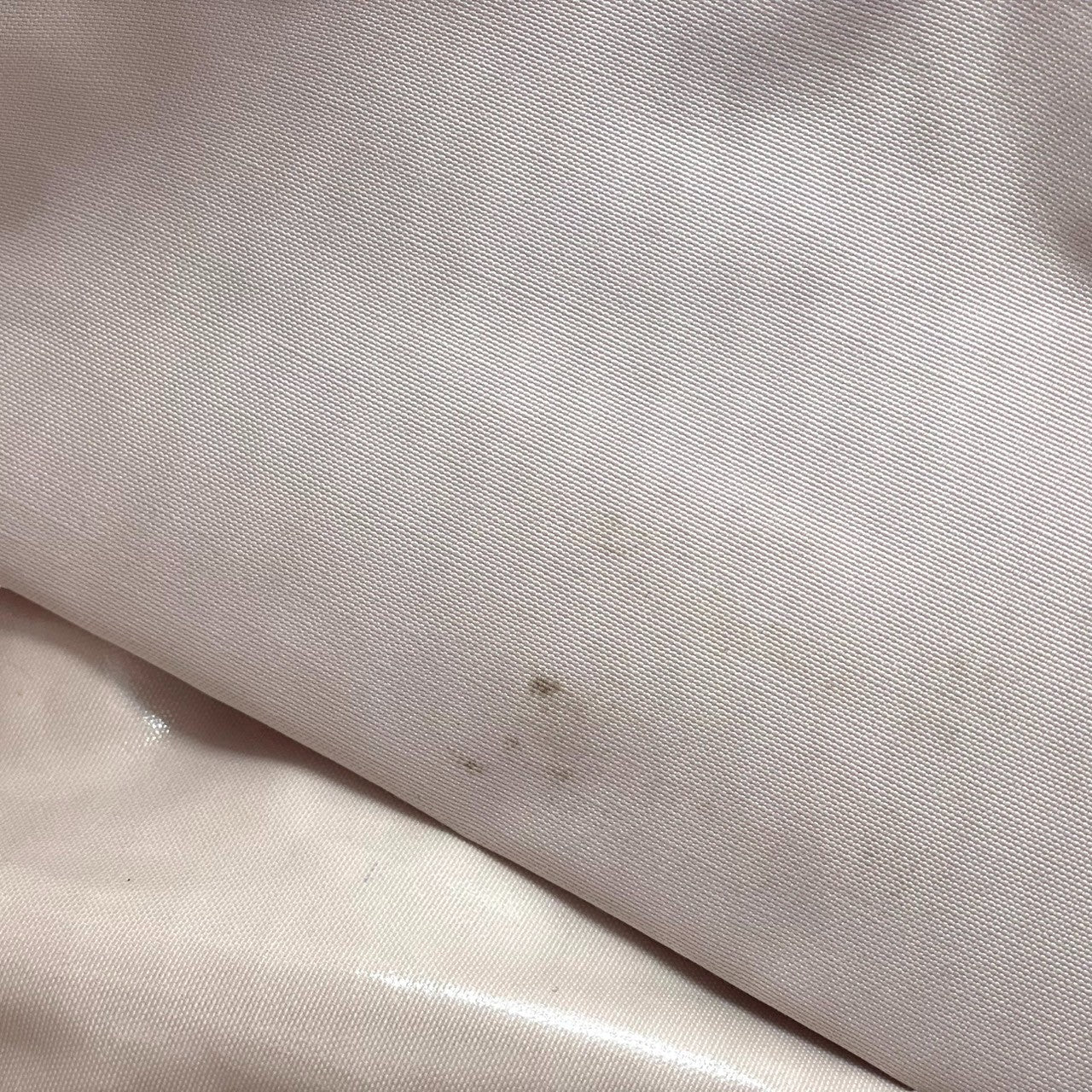 【and mikka】アンドミカ ショルダーバッグ クロスボディ 斜め掛け可 キャンバス ピンクベージュ系 軽量 大容量 多収納 ポケット多数 レディース カジュアル デイリーユース マザーズバッグにも 人気モデル クリーニング済み u3