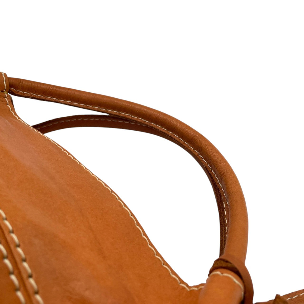 【美品】fes フェス 2WAY ハンドバッグ ショルダーバッグ 斜め掛け可 本革 レザー ブラウン キャメル系 ステッチデザイン チャーム付き レディース ナチュラル カジュアル 人気モデル クリーニング済み u3