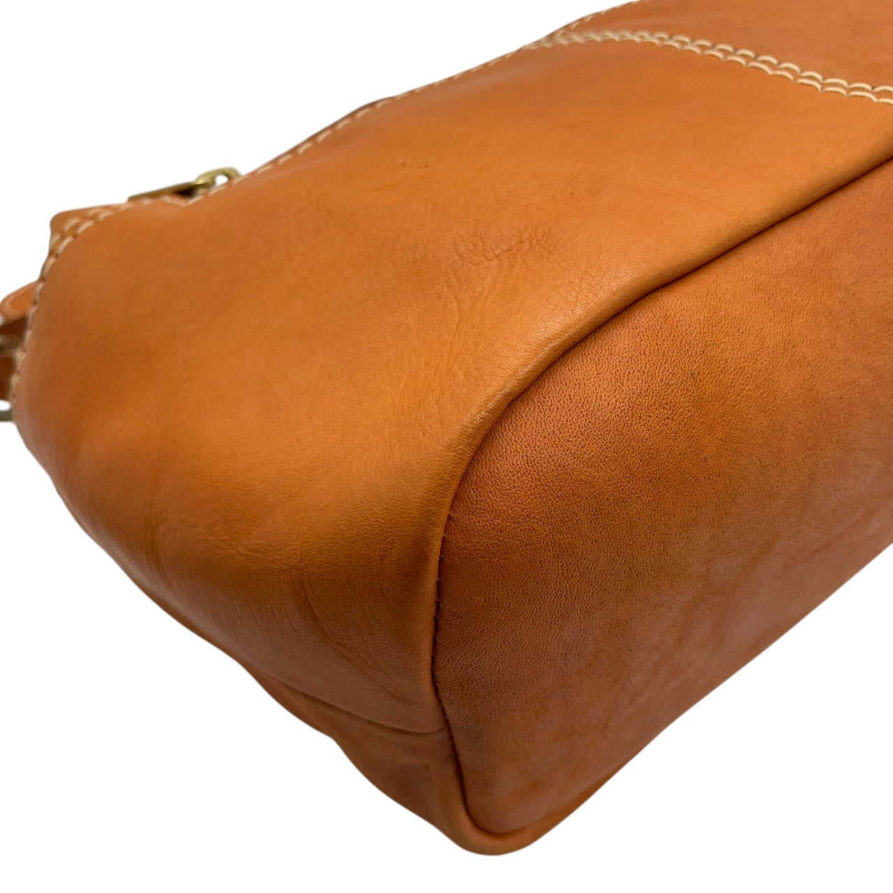 【美品】fes フェス 2WAY ハンドバッグ ショルダーバッグ 斜め掛け可 本革 レザー ブラウン キャメル系 ステッチデザイン チャーム付き レディース ナチュラル カジュアル 人気モデル クリーニング済み u3