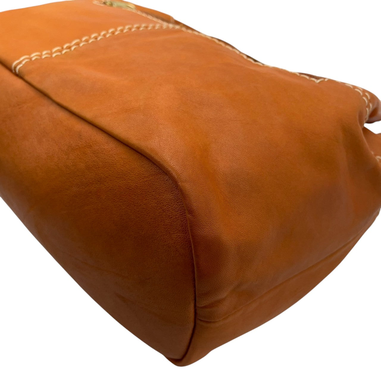 【美品】fes フェス 2WAY ハンドバッグ ショルダーバッグ 斜め掛け可 本革 レザー ブラウン キャメル系 ステッチデザイン チャーム付き レディース ナチュラル カジュアル 人気モデル クリーニング済み u3