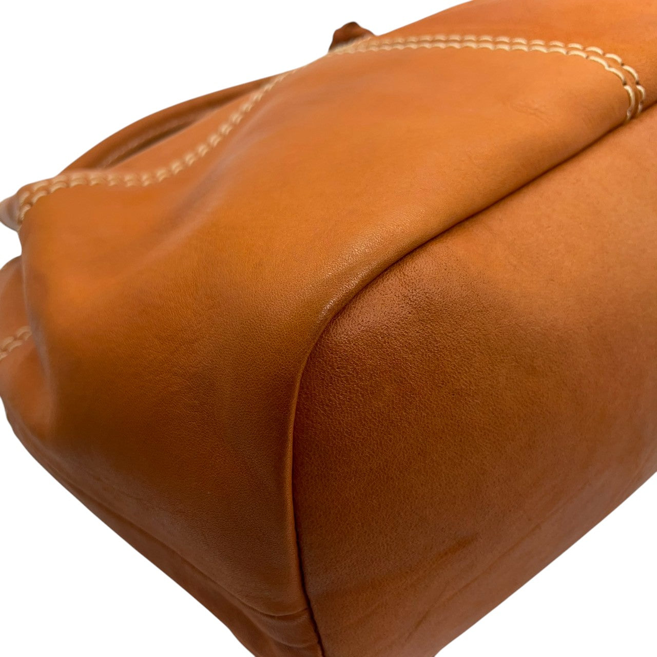 【美品】fes フェス 2WAY ハンドバッグ ショルダーバッグ 斜め掛け可 本革 レザー ブラウン キャメル系 ステッチデザイン チャーム付き レディース ナチュラル カジュアル 人気モデル クリーニング済み u3