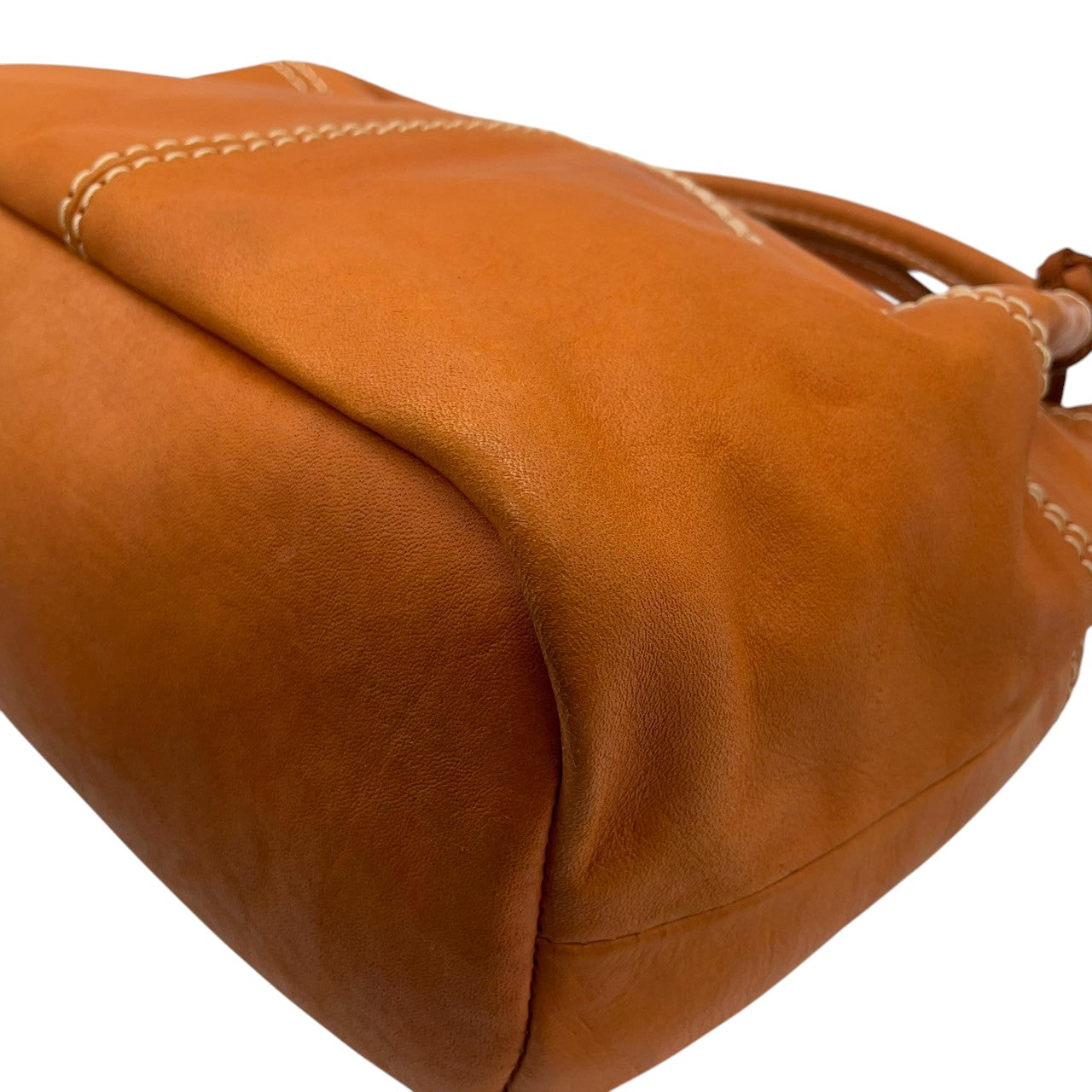 【美品】fes フェス 2WAY ハンドバッグ ショルダーバッグ 斜め掛け可 本革 レザー ブラウン キャメル系 ステッチデザイン チャーム付き レディース ナチュラル カジュアル 人気モデル クリーニング済み u3