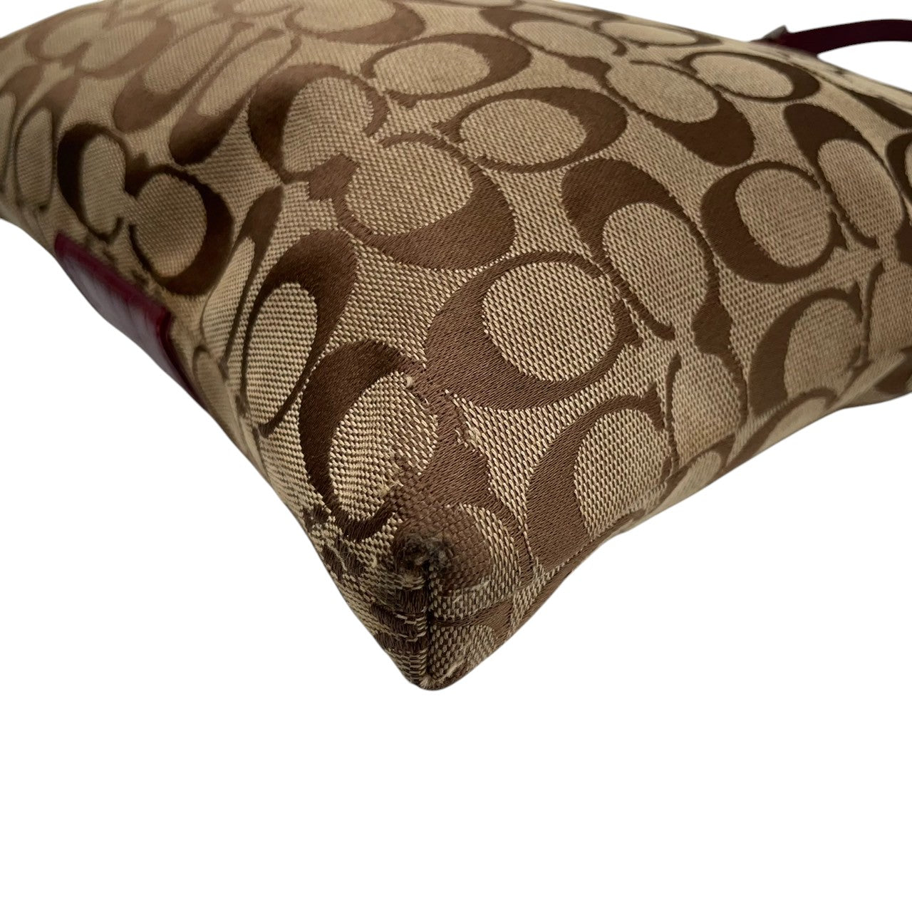 【COACH】コーチ ショルダーバッグ クロスボディ 斜め掛け可 シグネチャー キャンバス 型押しレザー切替 ベージュ ワインレッド系 レディース エレガント カジュアル 通勤通学 デイリーユース 定番人気モデル クリーニング済み u12