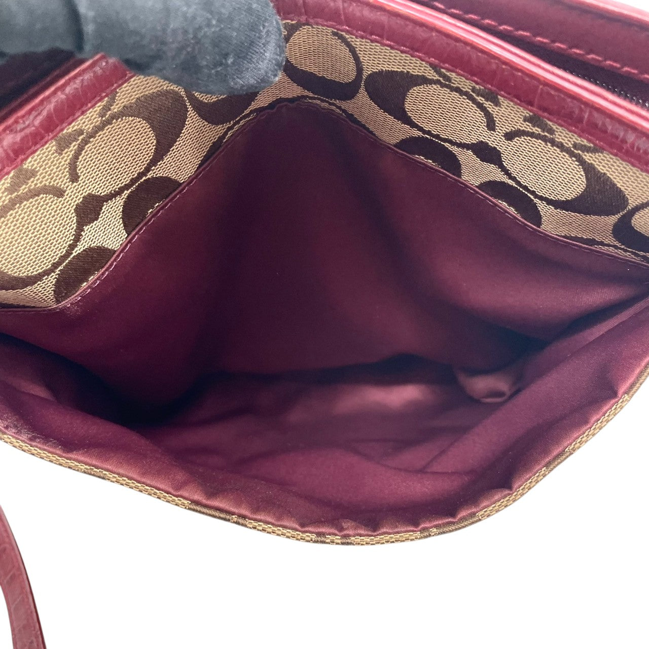 【COACH】コーチ ショルダーバッグ クロスボディ 斜め掛け可 シグネチャー キャンバス 型押しレザー切替 ベージュ ワインレッド系 レディース エレガント カジュアル 通勤通学 デイリーユース 定番人気モデル クリーニング済み u12