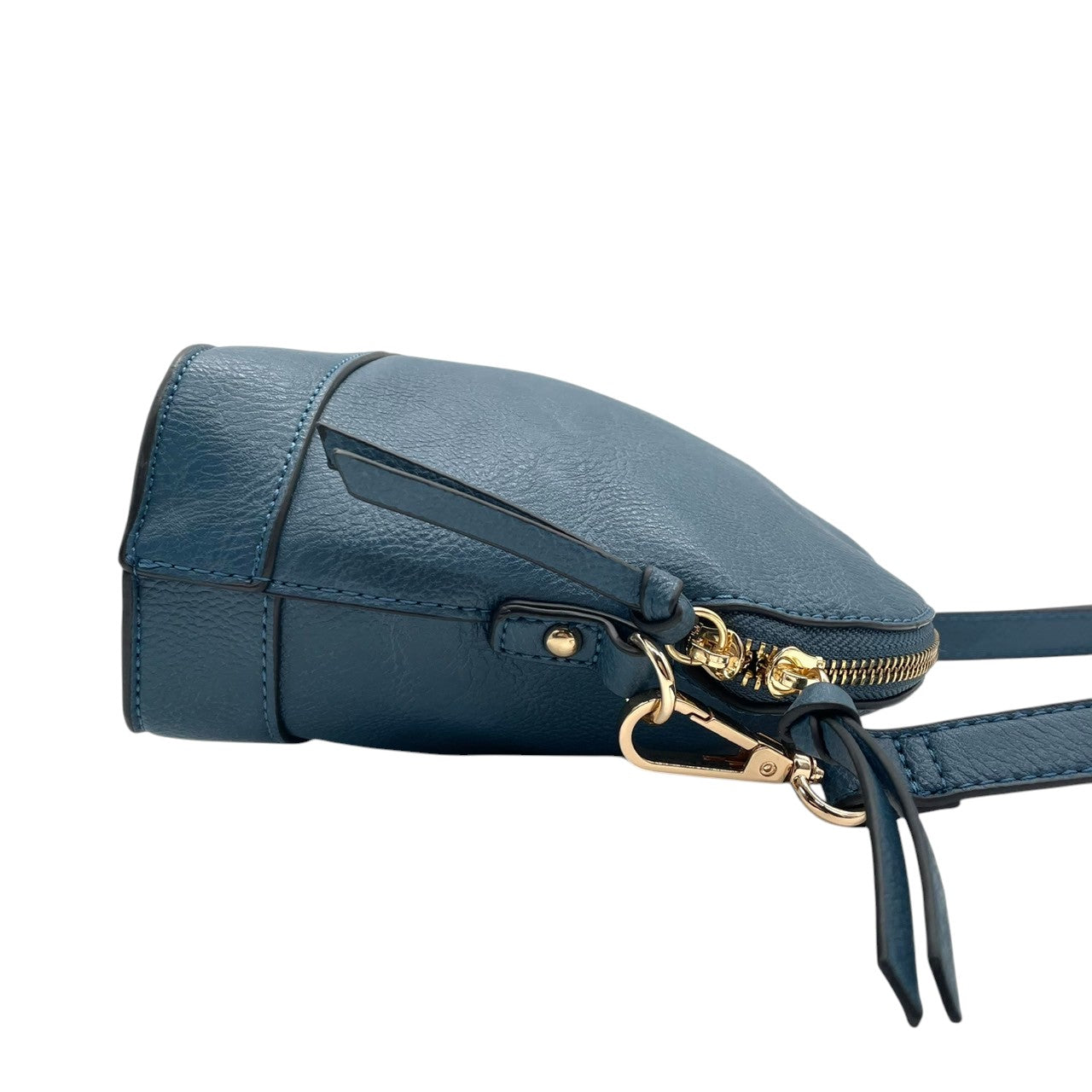 【美品】Forces フォース ショルダーバッグ クロスボディ 斜め掛け可 本革 レザー ネイビー ブルー系 ゴールド金具 ロゴ型押し タッセルチャーム レディース エレガント カジュアル デイリーユース 人気モデル クリーニング済み u12