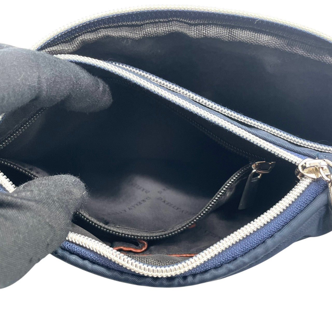 【美品】D.KELLY ディーケリー ボディバッグ ウエストバッグ スリングバッグ ワンショルダー 斜め掛け 型押しレザー ナイロン バイカラー ネイビー ブラウン メンズ レディース ユニセックス 軽量 スタイリッシュ 人気モデル クリーニング済み s1