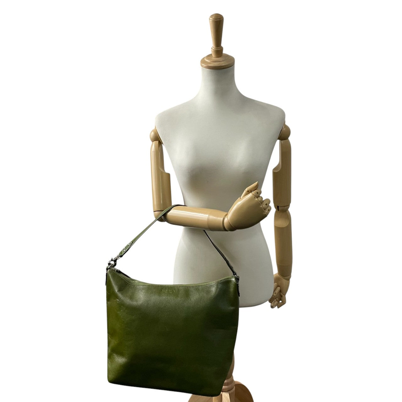 Kate spade ケイトスペード ショルダーバッグ ワンショルダー ホーボーバッグ 大容量 A4収納可 本革 レザー シボ革 グリーン カーキ系 ストライプ柄ライナー レディース エレガント カジュアル 通勤通学 人気モデル クリーニング済み s1