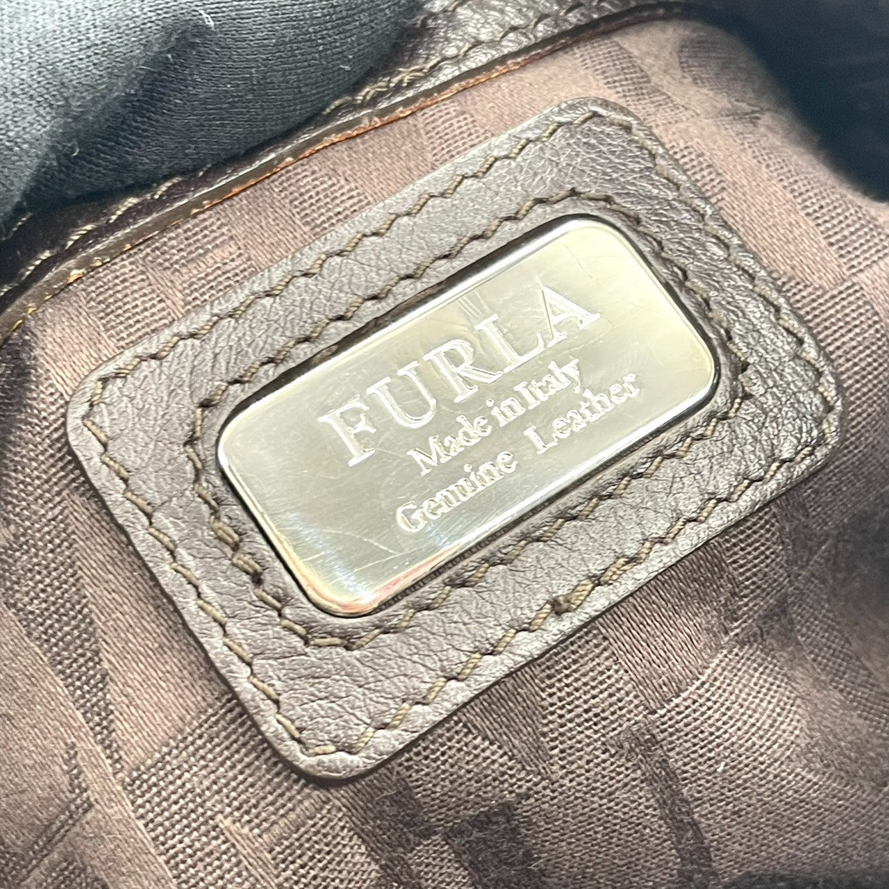 FURLA フルラ カルメン トートバッグ ワンショルダー A4収納可 大容量 本革 レザー シボ革 編み込みハンドル ダークブラウン こげ茶 レディース エレガント ビジネス 通勤通学 イタリア製 人気モデル クリーニング済み s1