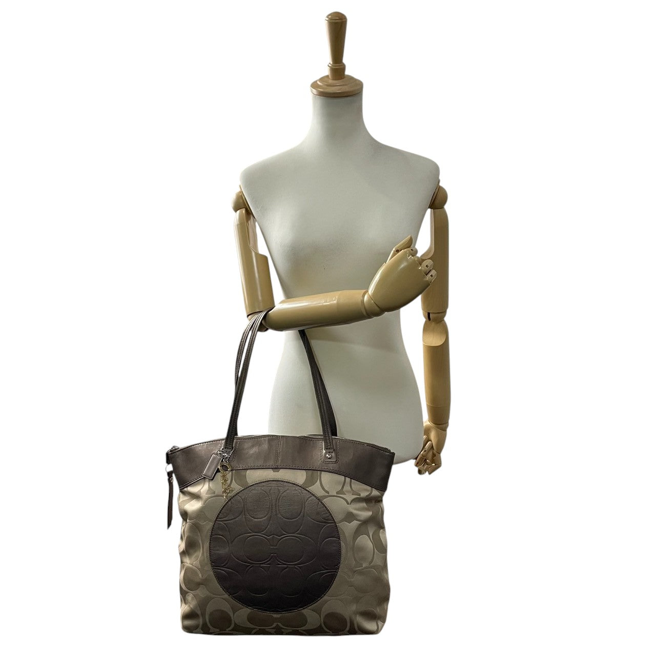 【COACH】コーチ ヘリテージ シグネチャー トートバッグ F18835 ワンショルダー A4収納可 大容量 キャンバス レザー ブラウン系 レディース 通勤通学 定番人気モデル チャーム付き クリーニング済み s7