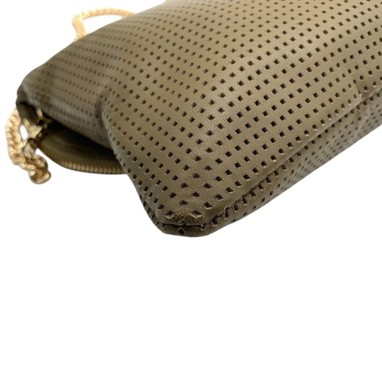 【美品】Henri Bendel ヘンリベンデル 2WAY ショルダーバッグ クラッチバッグ チェーンショルダー パンチングレザー カーキ グリーン系 ゴールド金具 レディース エレガント スタイリッシュ パーティー 人気モデル クリーニング済み s7