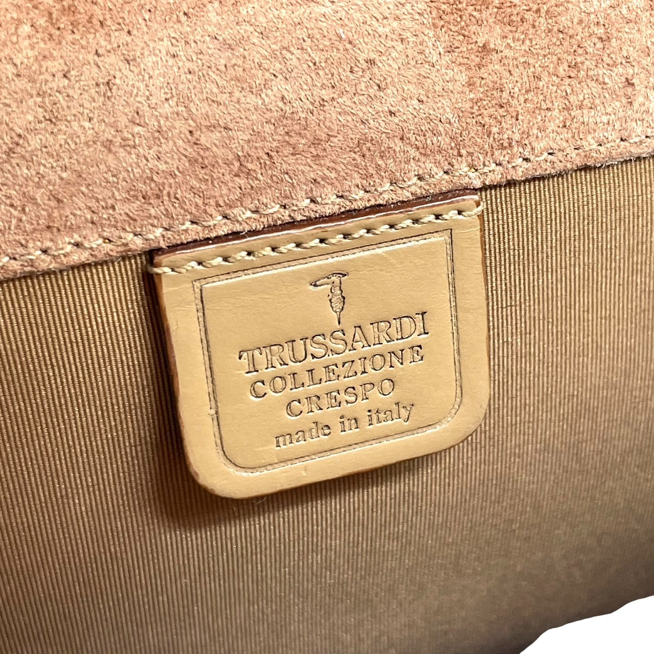 【TRUSSARDI】トラサルディ クラッチバッグ セカンドバッグ PVC レザー ベージュ系 ロゴ型押し イタリア製 メンズ レディース ユニセックス フォーマル ビジネス ヴィンテージ スタイリッシュ 上品 クリーニング済み s7