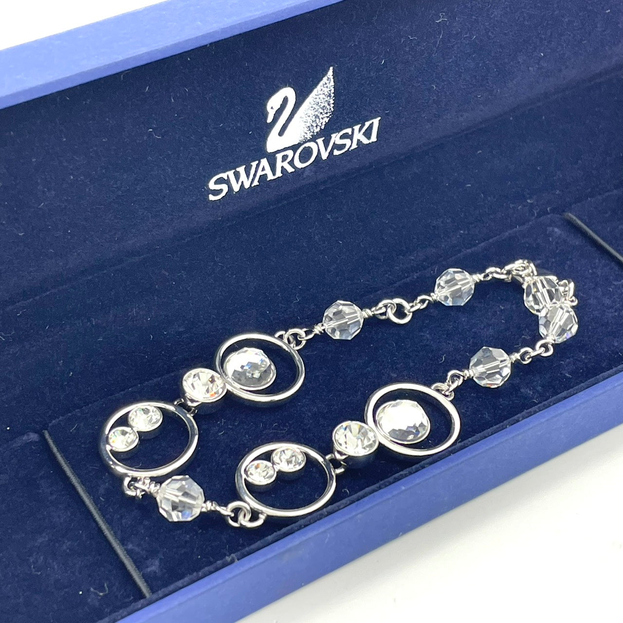 SWAROVSKI スワロフスキー Crystal Bracelet クリスタル ブレスレット バングル ラウンドカット シルバーカラー W6