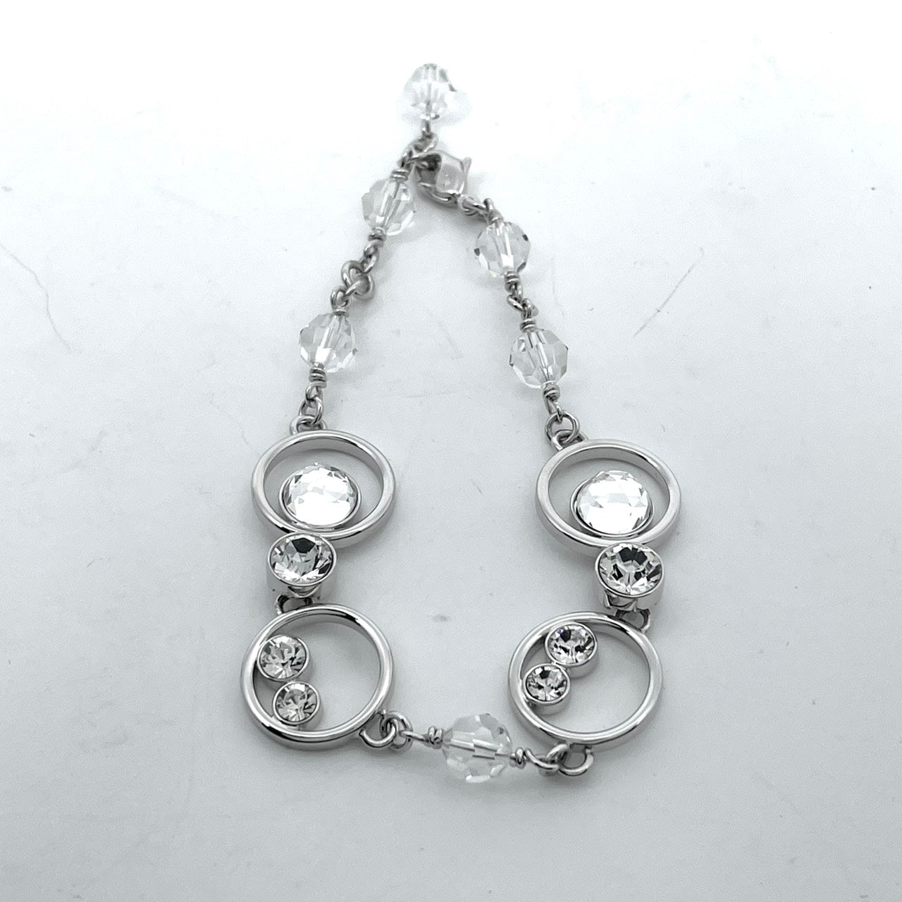 SWAROVSKI スワロフスキー Crystal Bracelet クリスタル ブレスレット バングル ラウンドカット シルバーカラー W6