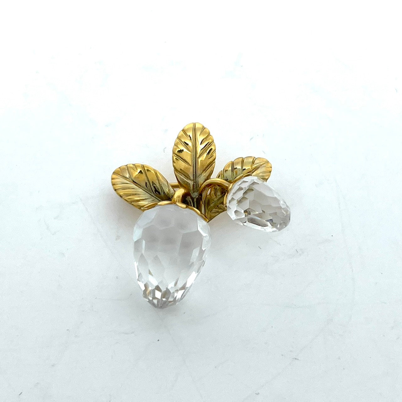スワロフスキー クリスタルメモリーズ ピンブローチ ストロベリー イチゴモチーフ オブジェ 金 ゴールド×クリア SWAROVSKI Crystal Memories W6