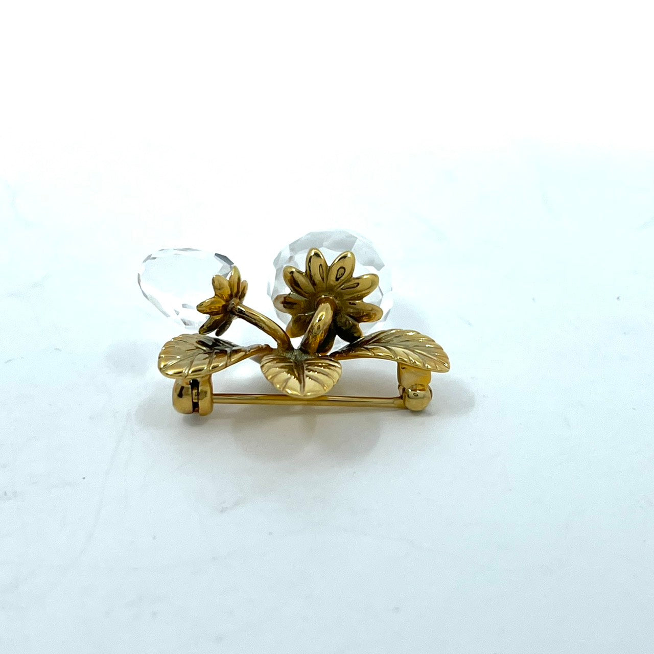 スワロフスキー クリスタルメモリーズ ピンブローチ ストロベリー イチゴモチーフ オブジェ 金 ゴールド×クリア SWAROVSKI Crystal Memories W6