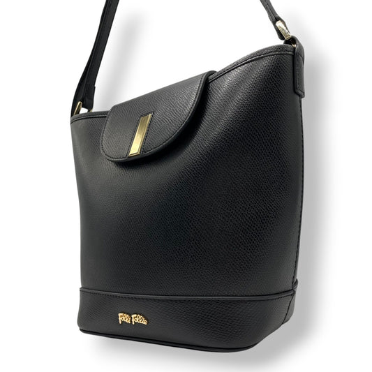 【極美品／未使用級】フォリフォリ レザー ショルダーバッグ バケットバッグ ブラック 本革 レディース フラップ ゴールド金具 ロゴ 斜め掛け可 ワンショルダー 通勤通学 自立可 Folli Follie エレガント 上品なデザイン U1