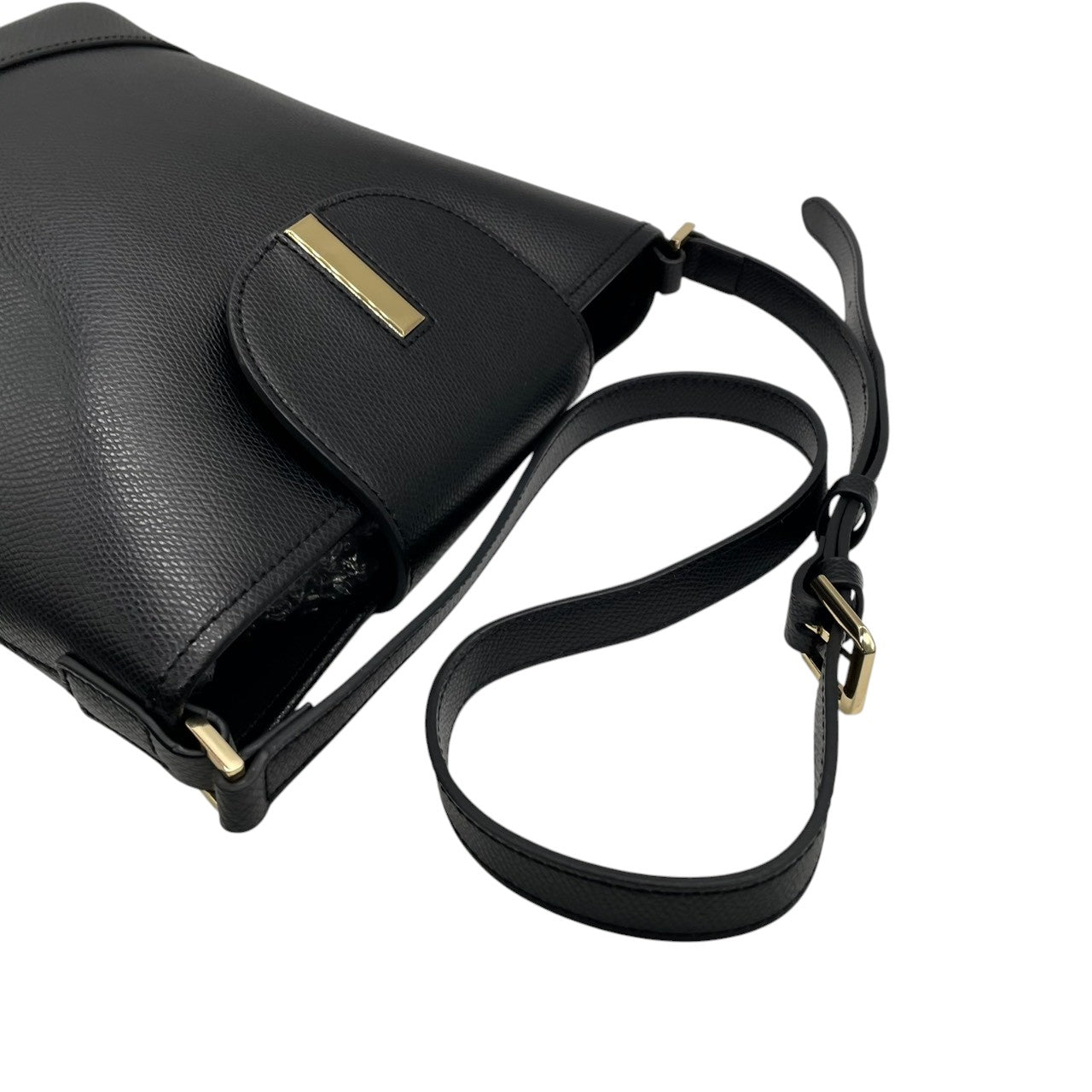 【極美品／未使用級】フォリフォリ レザー ショルダーバッグ バケットバッグ ブラック 本革 レディース フラップ ゴールド金具 ロゴ 斜め掛け可 ワンショルダー 通勤通学 自立可 Folli Follie エレガント 上品なデザイン U1