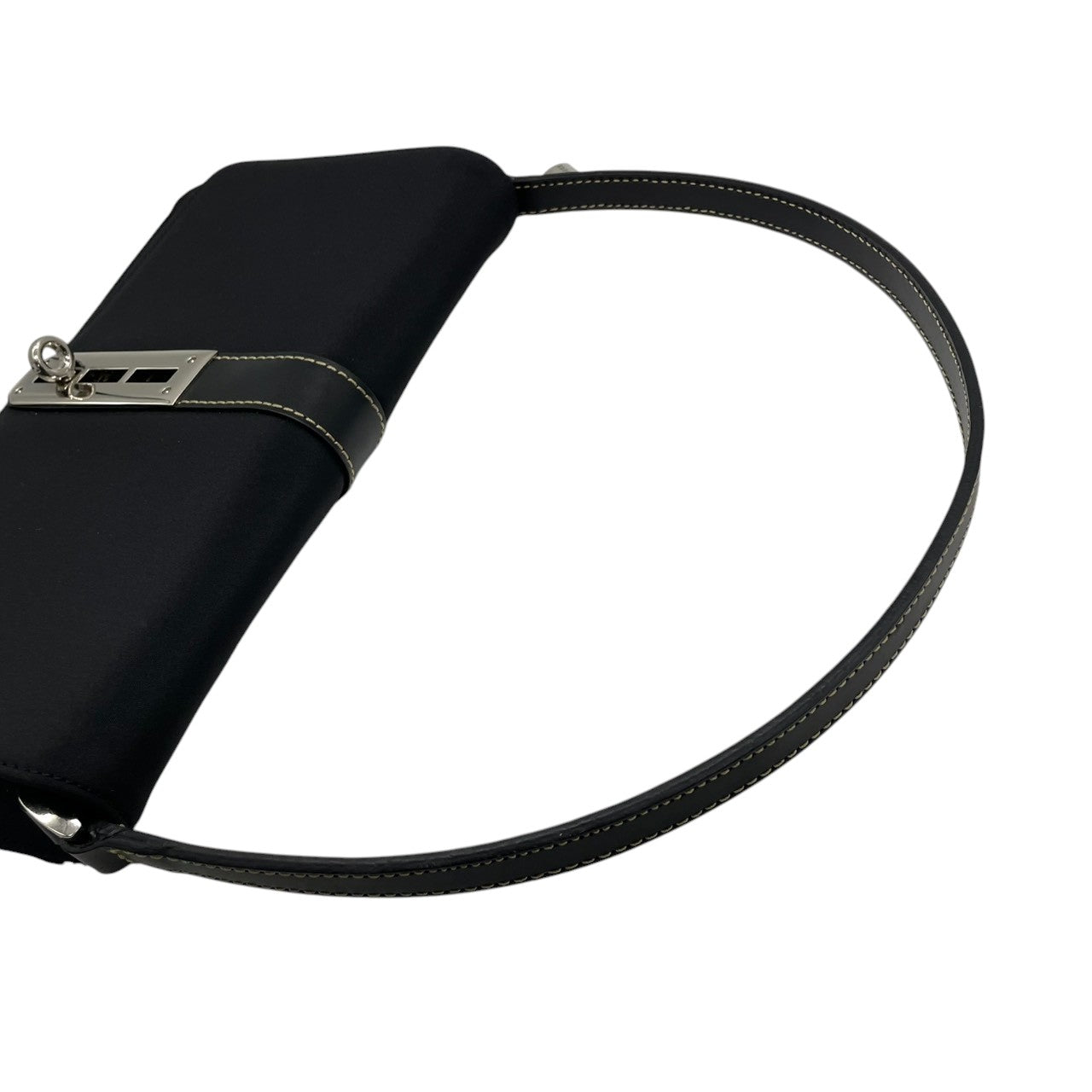 【未使用級／極美品】ラバガジェリー ターンロック ワンショルダー ハンドバッグ ナイロン レザー ブラック レディース 肩掛け可 フラップバッグ LA BAGAGERIE フォーマル エレガント フランス パリ 上品デザイン U1